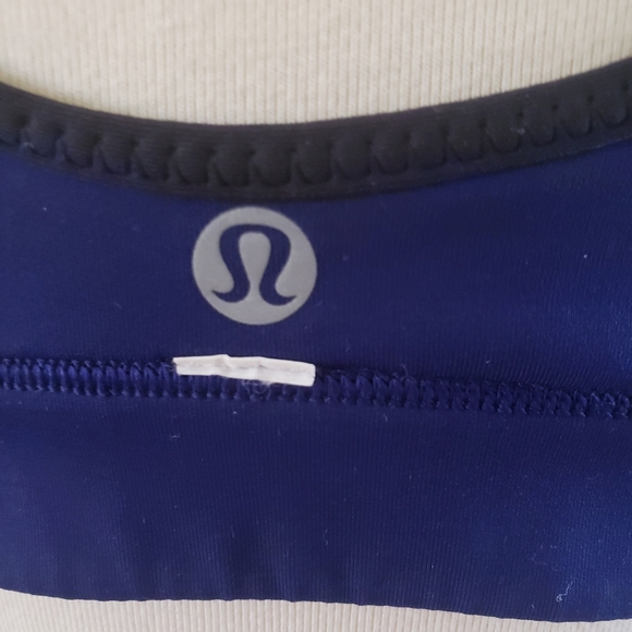 Lululemon Align Reversible Bra *Light Support, A/B Cup - Black/Blue - 10 - Picture 4 of 12